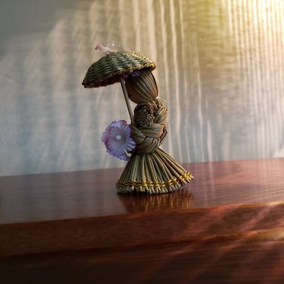 3 1/2 " BROOM STICK DOLL. Vintage, handmade, From the Sixties. - Picture 2 of 3